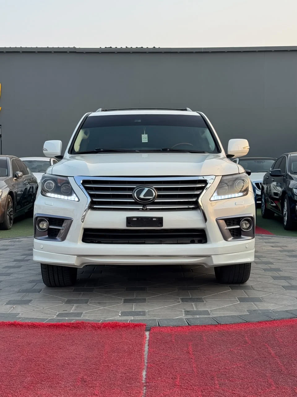 لكزس LX570 موديل 2015 فل أوبشن مواصفات خليجية