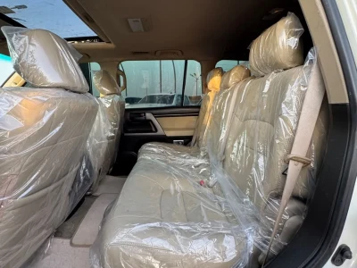 2010 Toyota Land Cruiser GXR V8 GCC Specs
