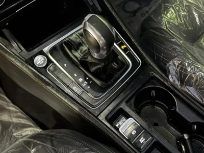 2015 Volkswagen Golf R 2.0 TSI 4MOTION GCC Specs