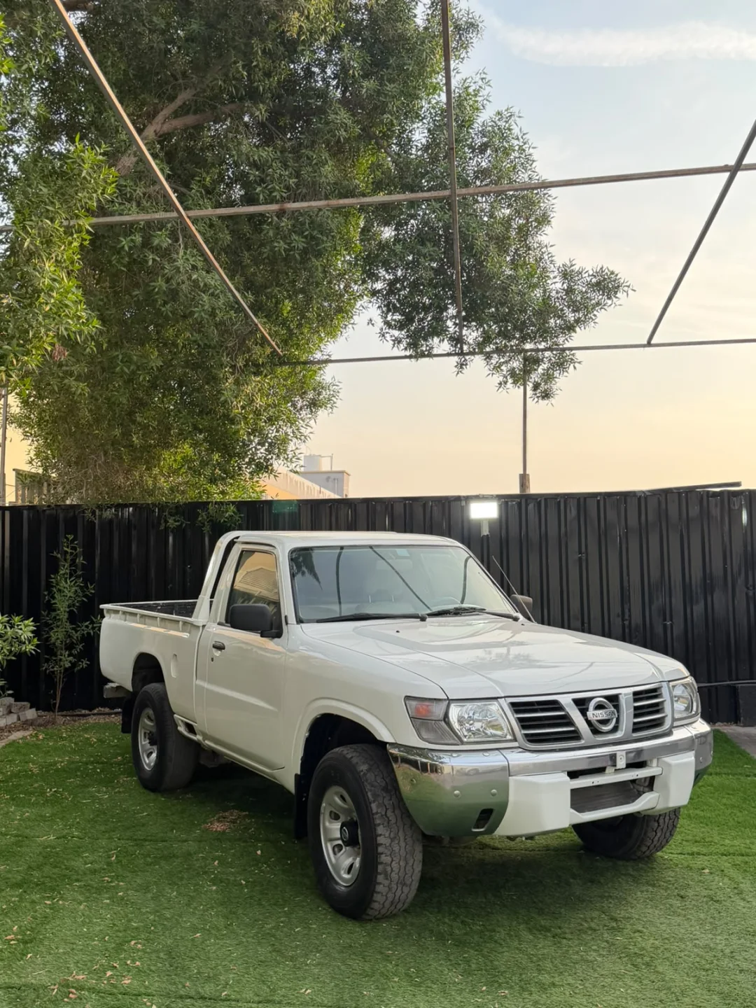 نيسان بيك أب موديل 2000