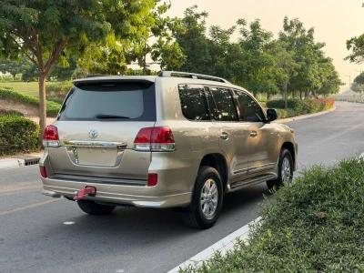 تويوتا لاند كروزر VXR موديل 2011 محولة إلى ستايل 2015 مواصفات خليجية