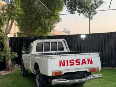 نيسان بيك أب موديل 2000