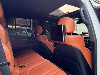 لكزس LX570 موديل 2017 محرك 5.7L V8 دفع رباعي