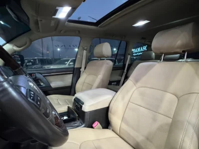 2010 Toyota Land Cruiser GXR V8 4WD – Converted to 2015 VXR Style