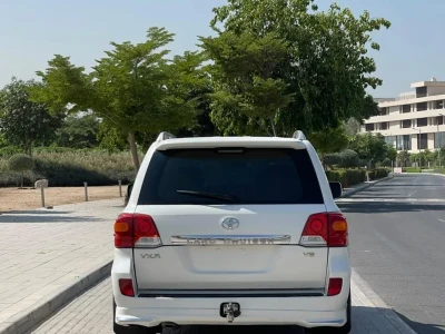 العنوان العربي تويوتا لاند كروزر VXR موديل 2008 محرك 5.7L V8 مواصفات خليجية – محولة إلى شكل 2015