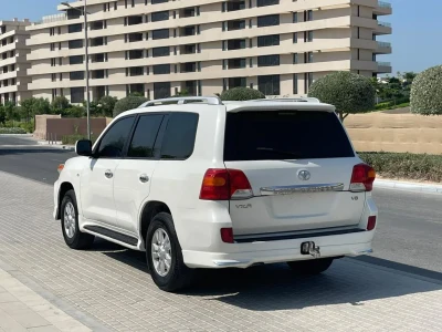 العنوان العربي تويوتا لاند كروزر VXR موديل 2008 محرك 5.7L V8 مواصفات خليجية – محولة إلى شكل 2015