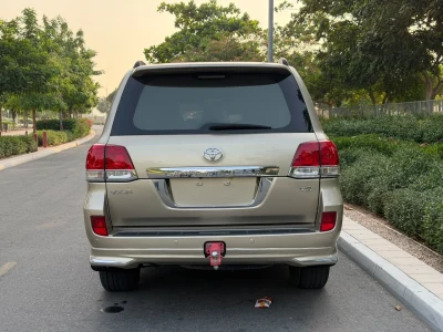 تويوتا لاند كروزر VXR موديل 2011 محولة إلى ستايل 2015 مواصفات خليجية