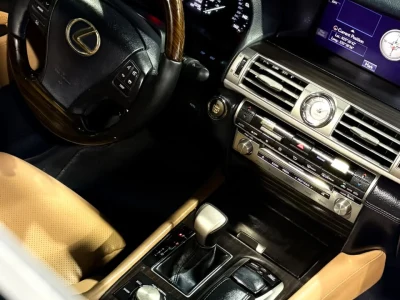 لكزس LS 460 موديل 2014 سيدان فاخرة