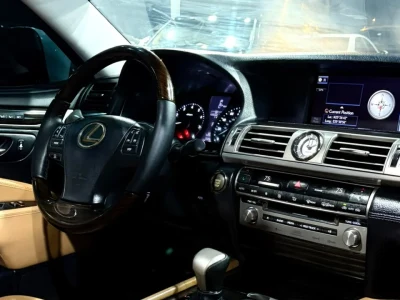 لكزس LS 460 موديل 2014 سيدان فاخرة