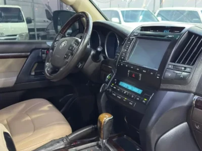2010 Toyota Land Cruiser GXR V8 4WD – Converted to 2015 VXR Style