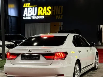 لكزس LS 460 موديل 2014 سيدان فاخرة
