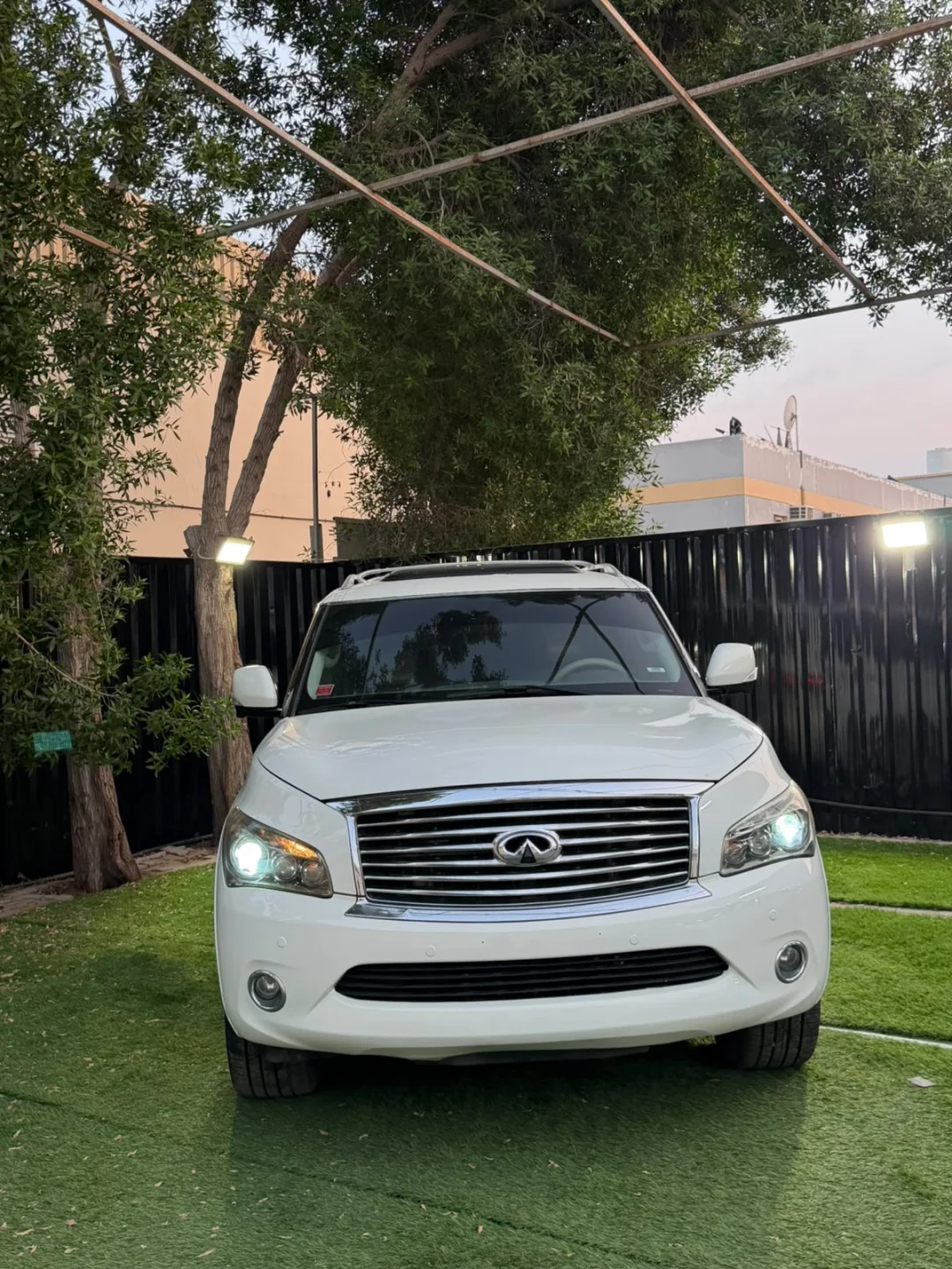 إنفينيتي QX80 موديل 2014