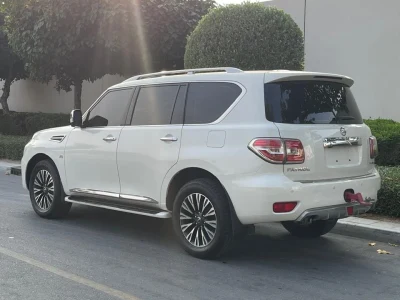 2015 Nissan Patrol Platinum 5.6L V8