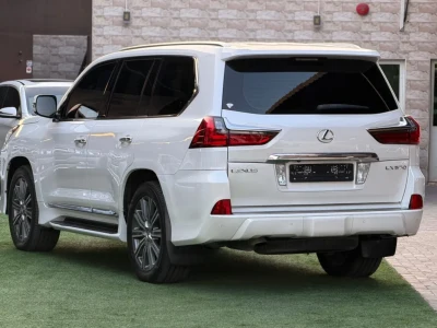 لكزس LX570 موديل 2017 محرك 5.7L V8 دفع رباعي