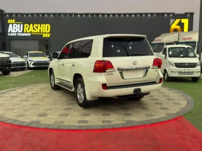 2010 Toyota Land Cruiser GXR V8 4WD – Converted to 2015 VXR Style
