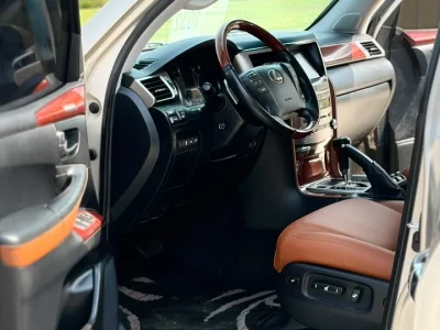 2013 Lexus LX 570 Luxury 4WD SUV