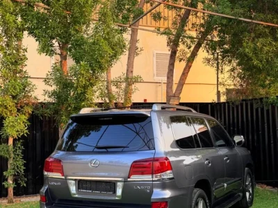 لكزس LX570 موديل 2014 محرك V8