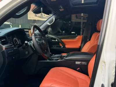 لكزس LX570 موديل 2017 محرك 5.7L V8 دفع رباعي