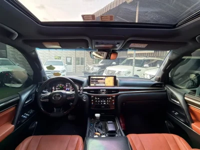 لكزس LX570 موديل 2017 محرك 5.7L V8 دفع رباعي