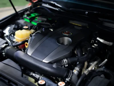 لكزس IS 300 موديل 2018 محرك 2.0L تيربو مواصفات خليجية